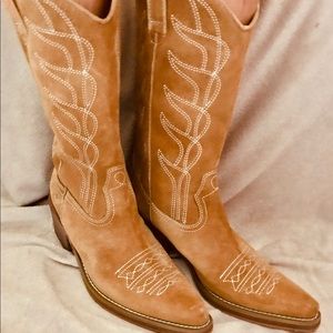 Rocket Dog Suede Cowboy boots